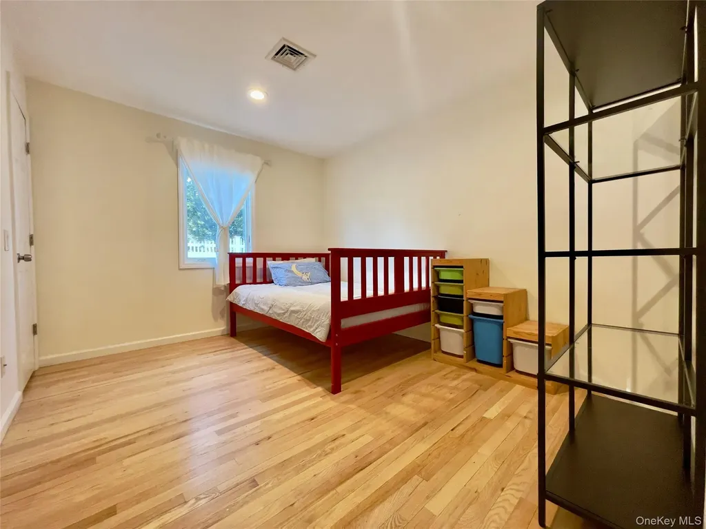 15 Walters Avenue Syosset NY 11791