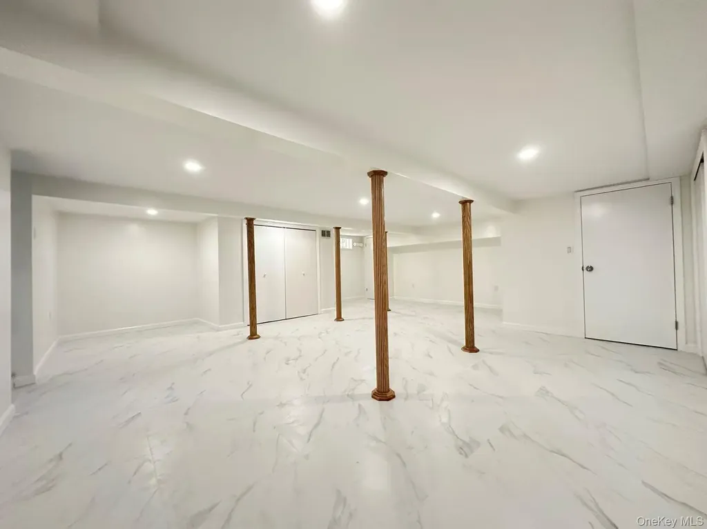 15 Walters Avenue Syosset NY 11791