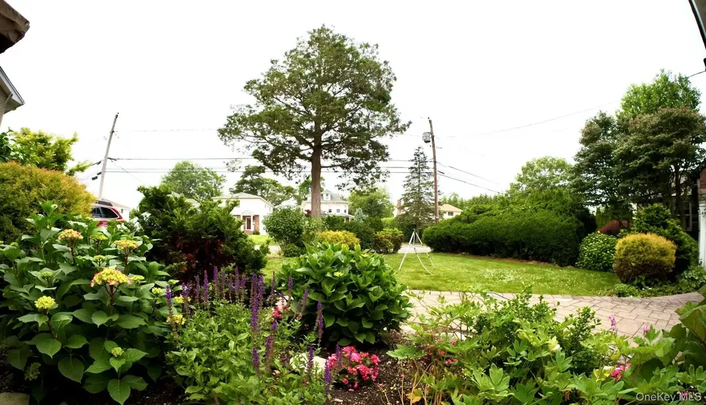 15 Walters Avenue Syosset NY 11791