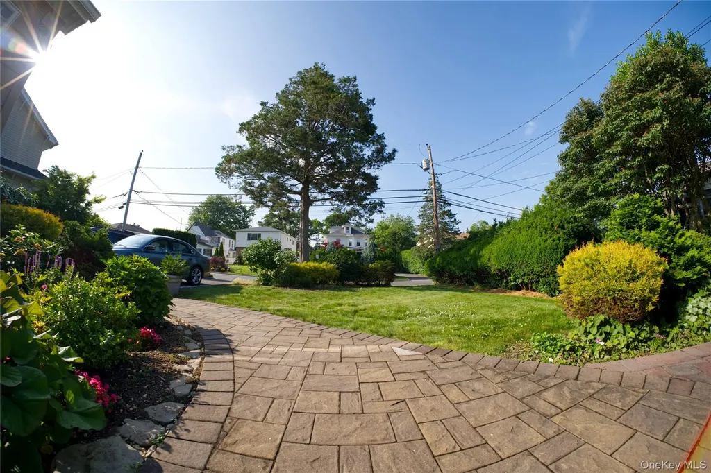 15 Walters Avenue Syosset NY 11791
