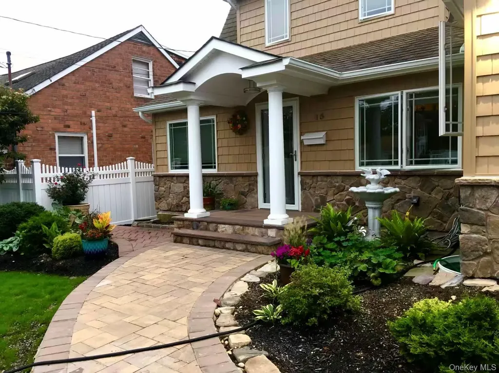 15 Walters Avenue Syosset NY 11791
