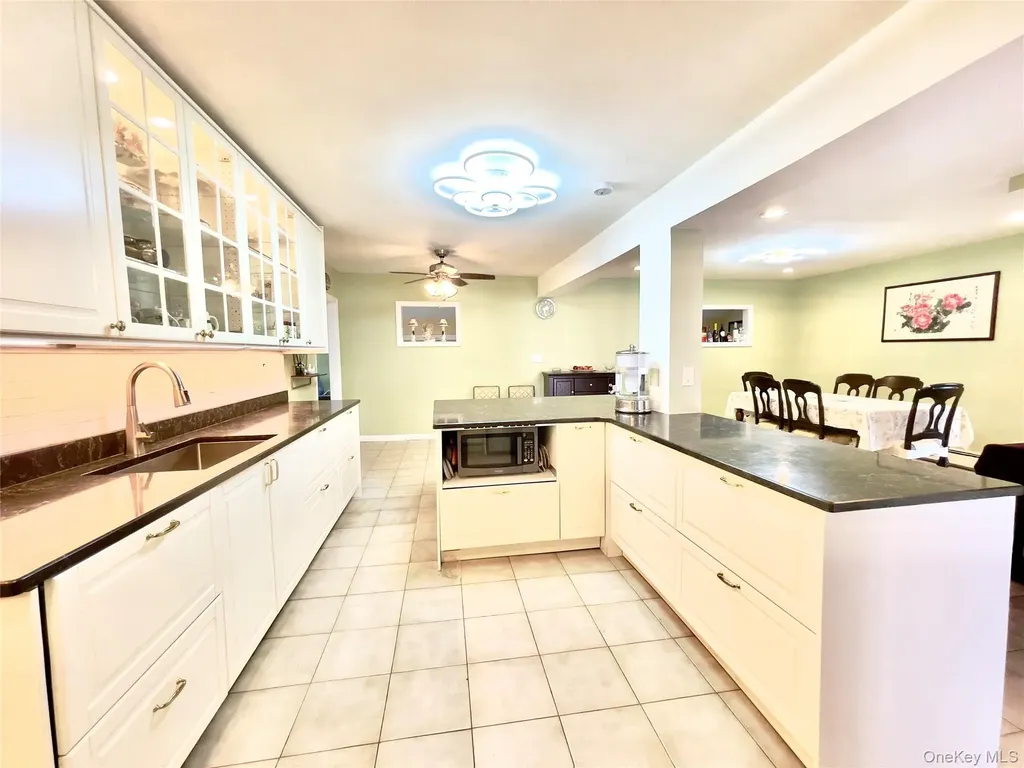 15 Walters Avenue Syosset NY 11791