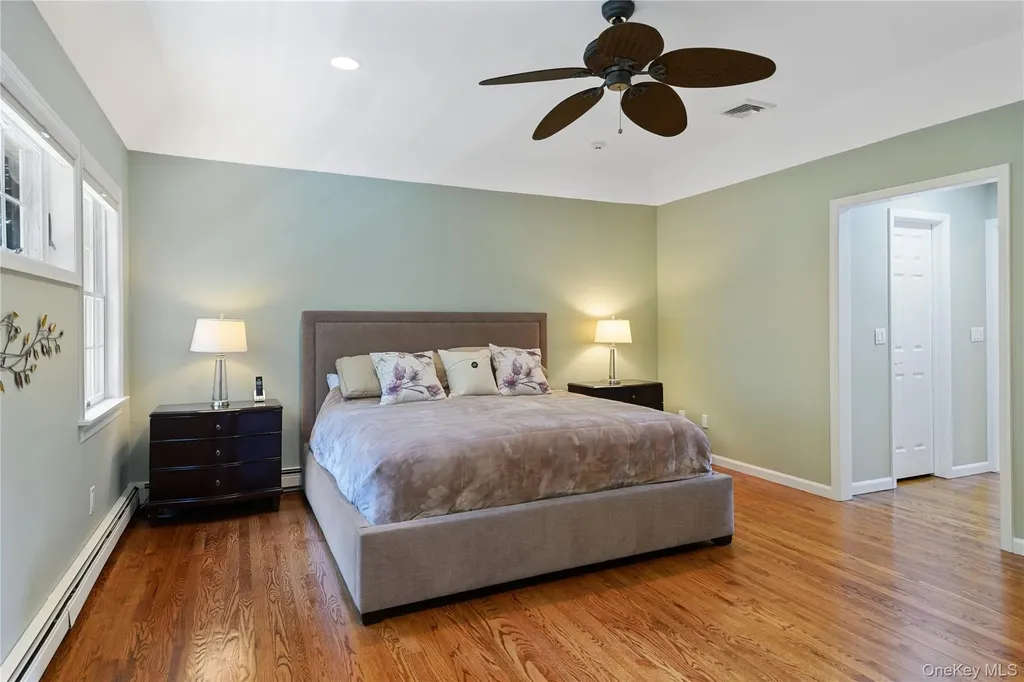 33 Walters Avenue Cold Spring Harbor NY 11724