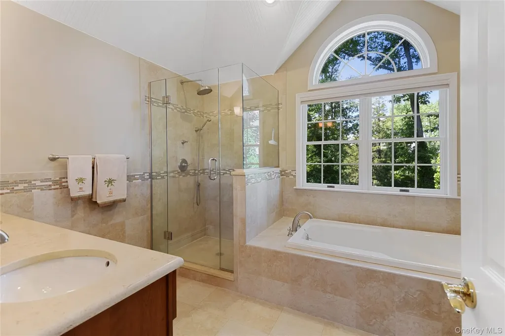 33 Walters Avenue Cold Spring Harbor NY 11724