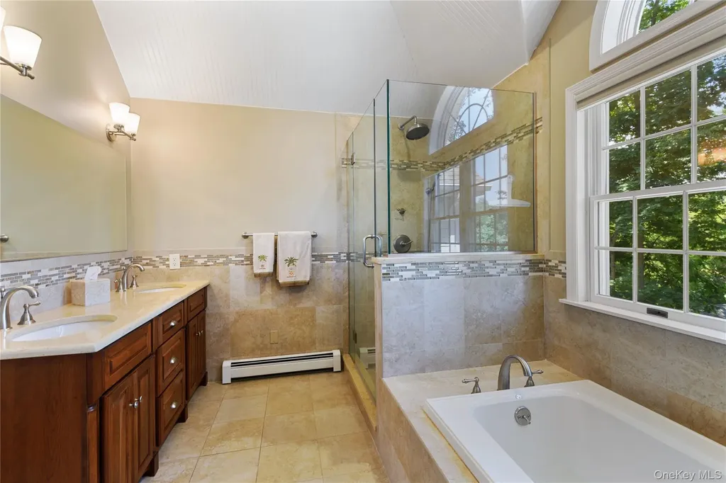 33 Walters Avenue Cold Spring Harbor NY 11724