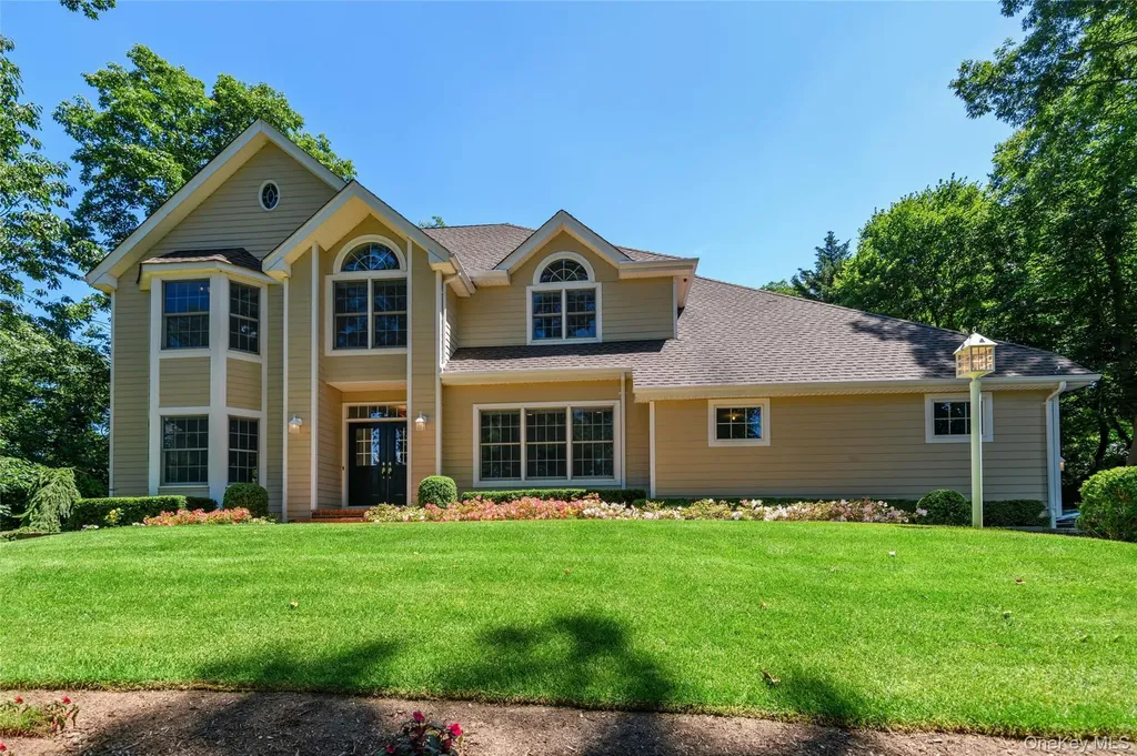 33 Walters Avenue Cold Spring Harbor NY 11724