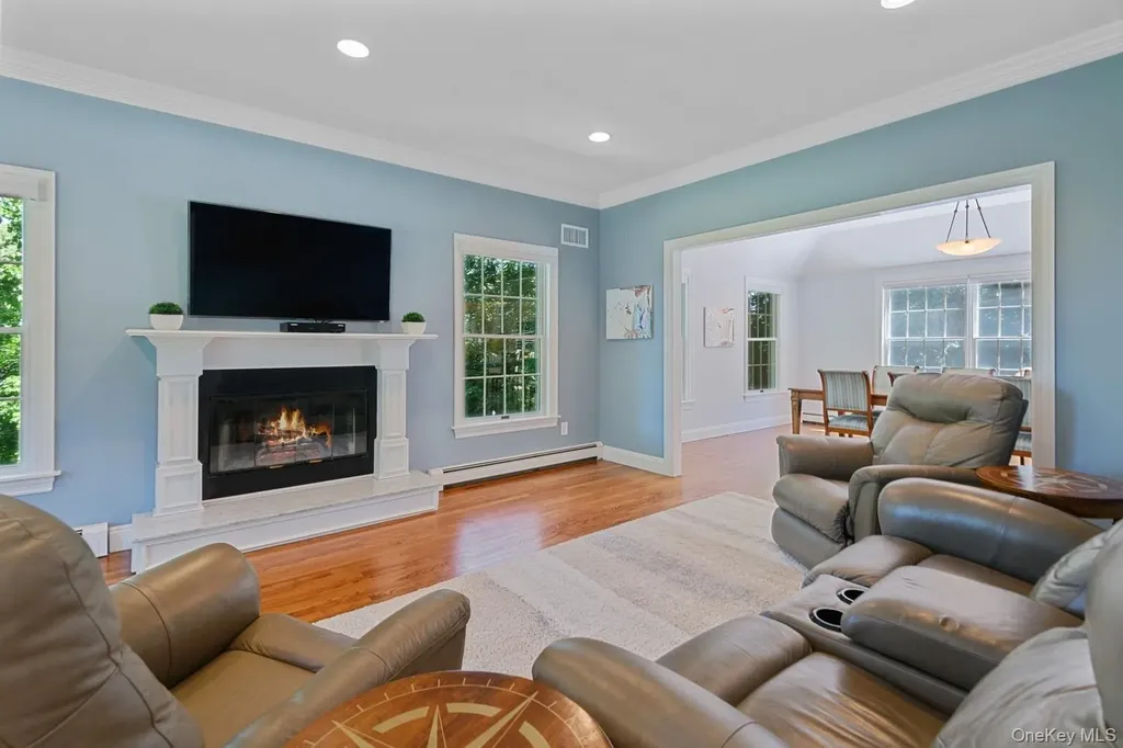 33 Walters Avenue Cold Spring Harbor NY 11724