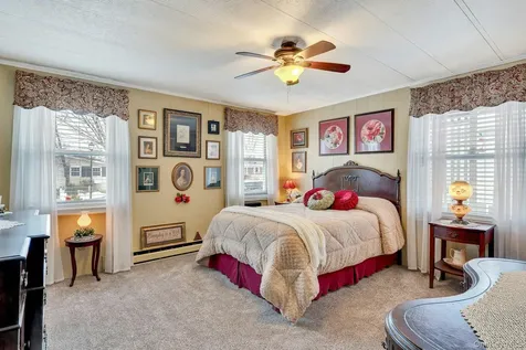 43 Village Circle S Manorville NY 11949