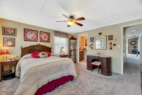 43 Village Circle S Manorville NY 11949