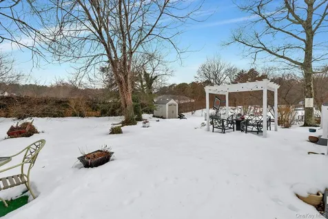 43 Village Circle S Manorville NY 11949