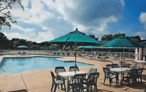 43 Village Circle S Manorville NY 11949