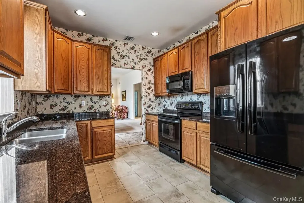 587 Leisure Drive Ridge NY 11961