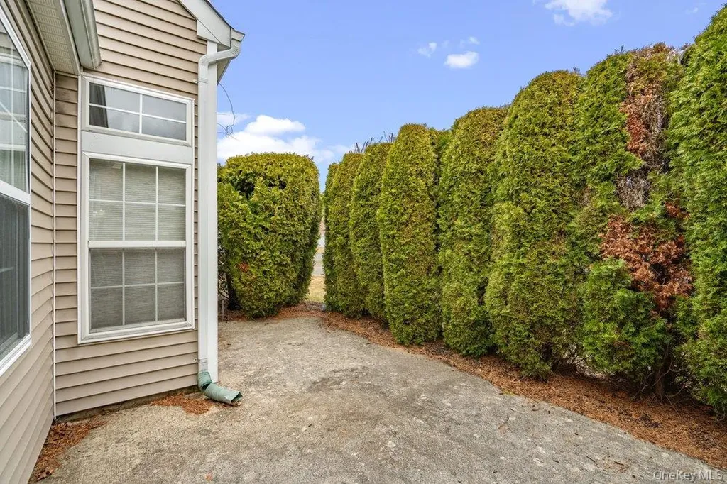 587 Leisure Drive Ridge NY 11961