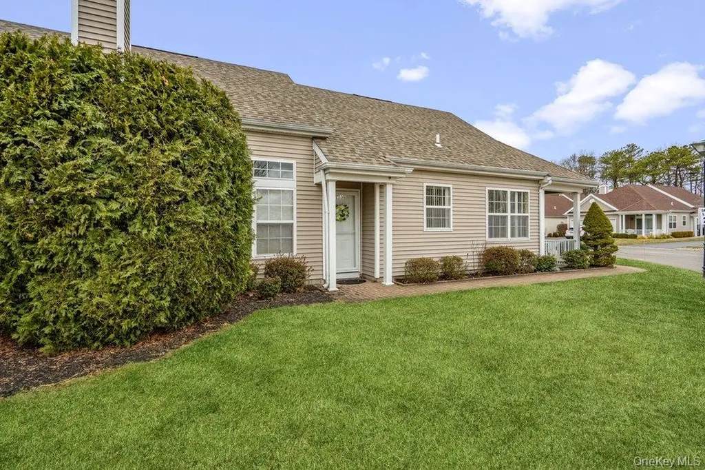 587 Leisure Drive Ridge NY 11961