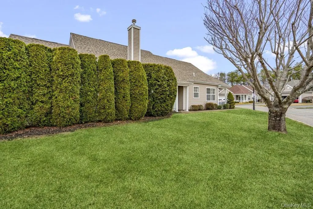 587 Leisure Drive Ridge NY 11961