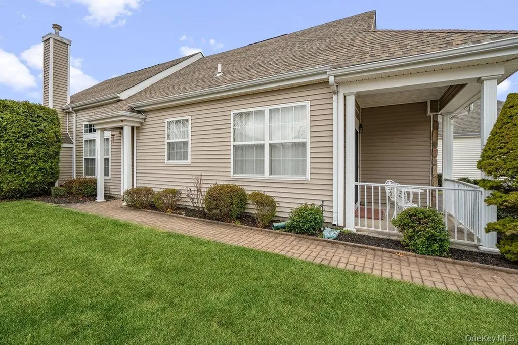 587 Leisure Drive Ridge NY 11961