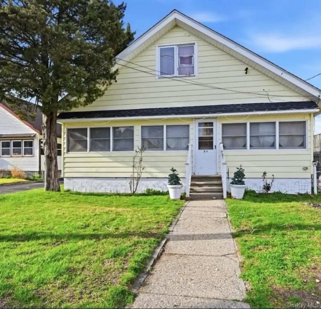21 Locust Street Riverhead NY 11901