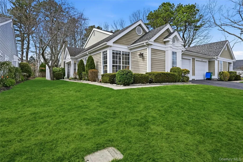 233 Glen Drive Ridge NY 11961