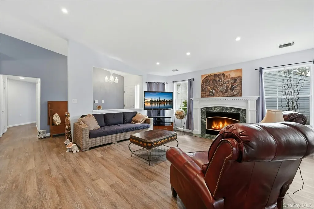 233 Glen Drive Ridge NY 11961