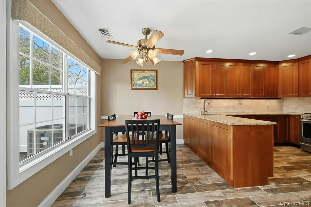 233 Glen Drive Ridge NY 11961