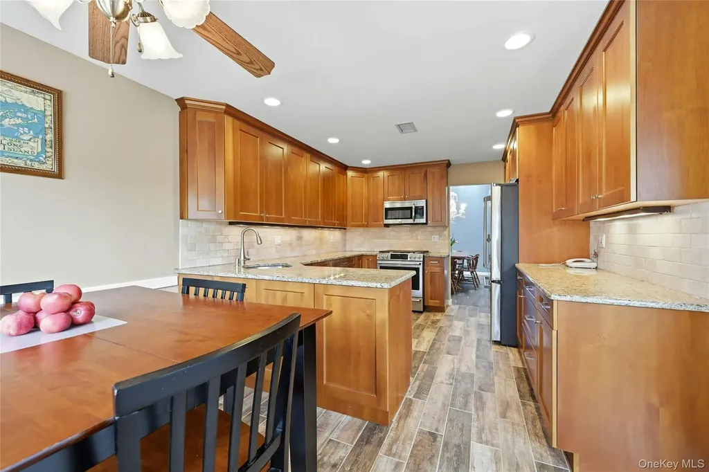 233 Glen Drive Ridge NY 11961