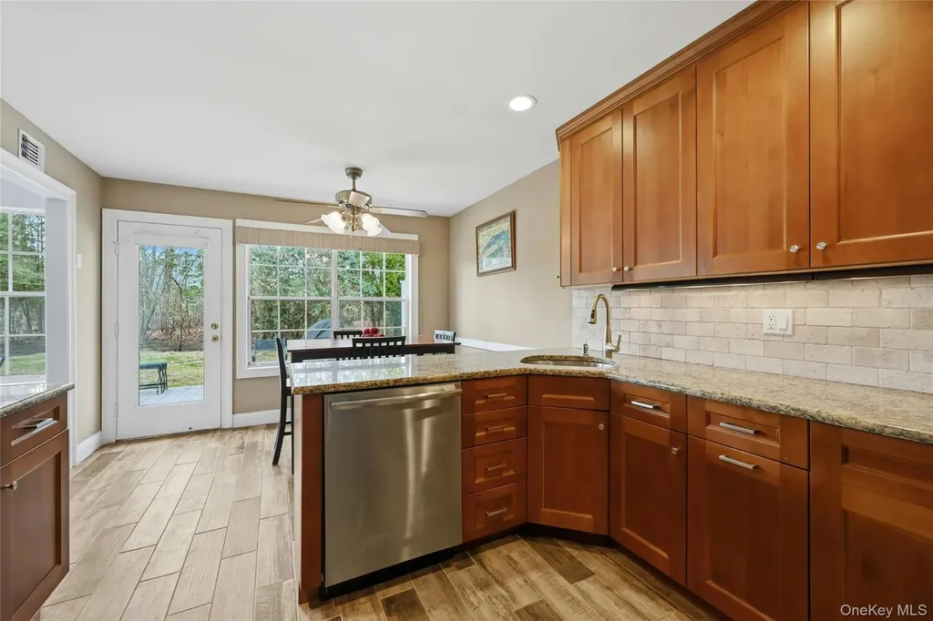 233 Glen Drive Ridge NY 11961