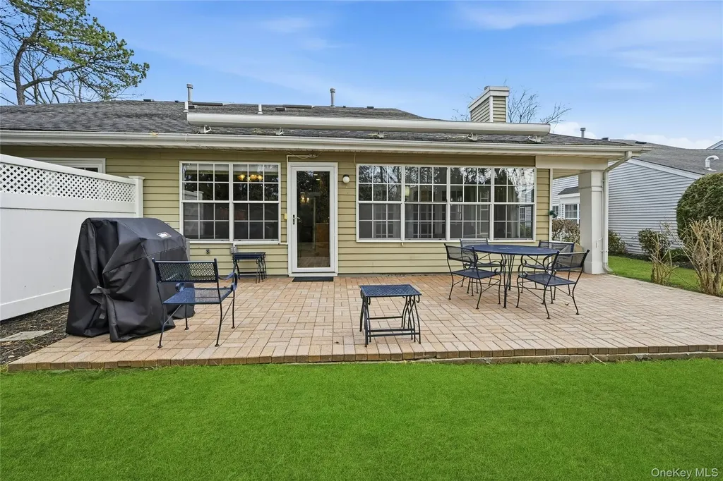 233 Glen Drive Ridge NY 11961
