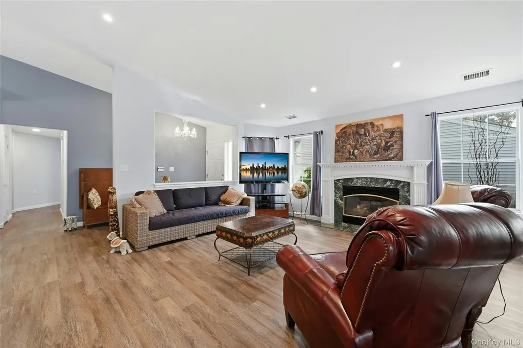 233 Glen Drive Ridge NY 11961