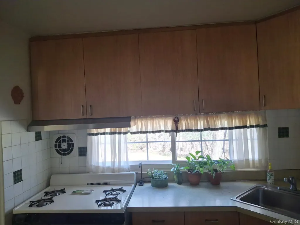 64 Alpine Road Yonkers NY 10710