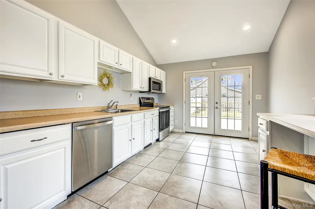 507 Gillette Avenue Bayport NY 11705