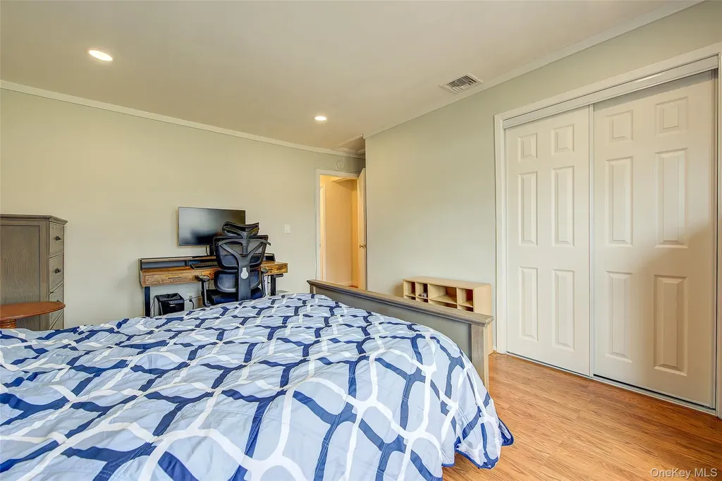 507 Gillette Avenue Bayport NY 11705