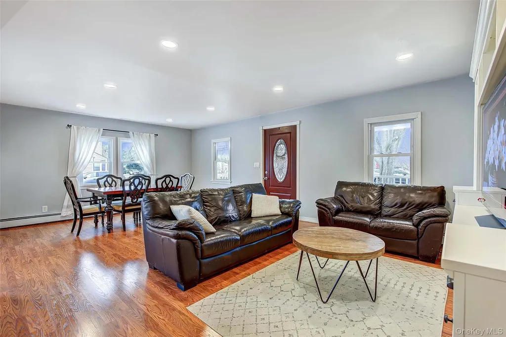 507 Gillette Avenue Bayport NY 11705