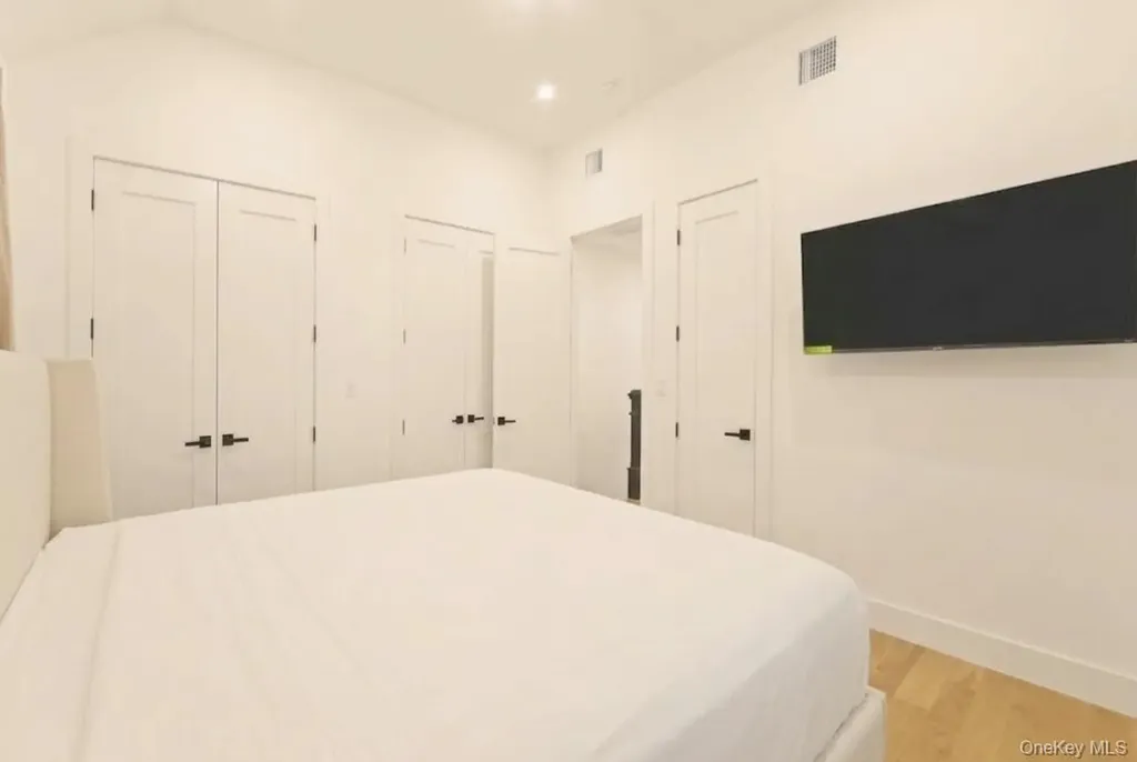 1173 E 43rd Street Brooklyn NY 11210