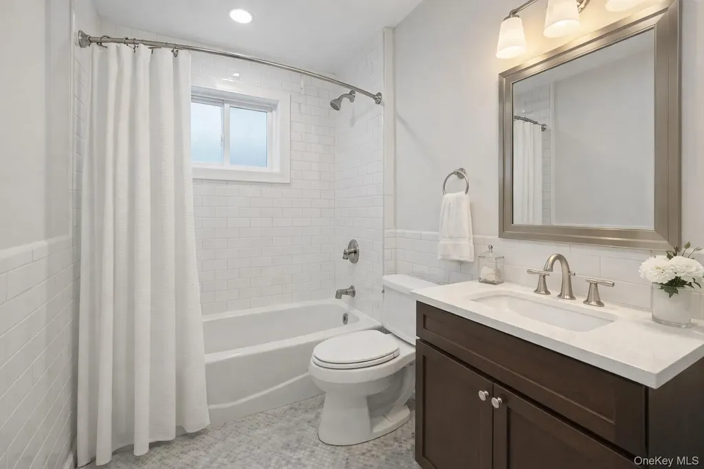 3727 Oceanside Road E Oceanside NY 11572