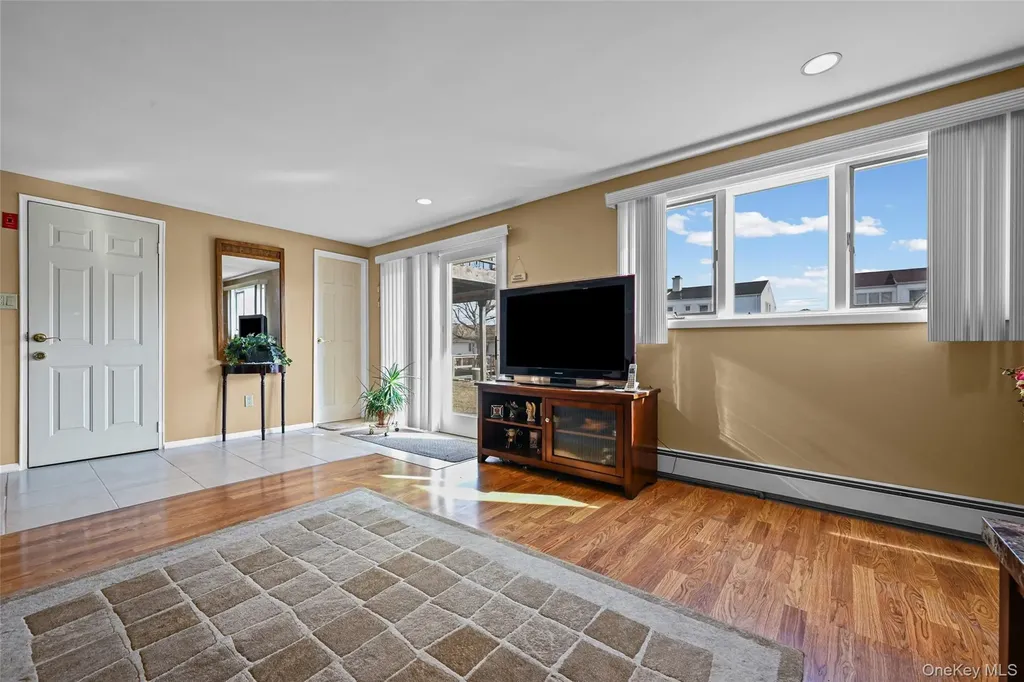 3727 Oceanside Road E Oceanside NY 11572