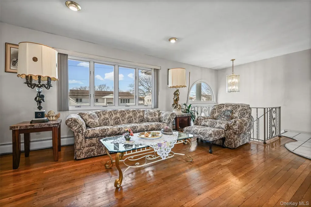 3727 Oceanside Road E Oceanside NY 11572