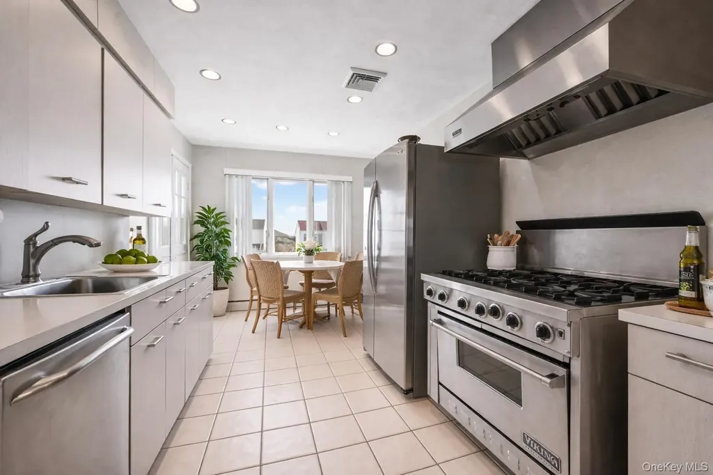 3727 Oceanside Road E Oceanside NY 11572