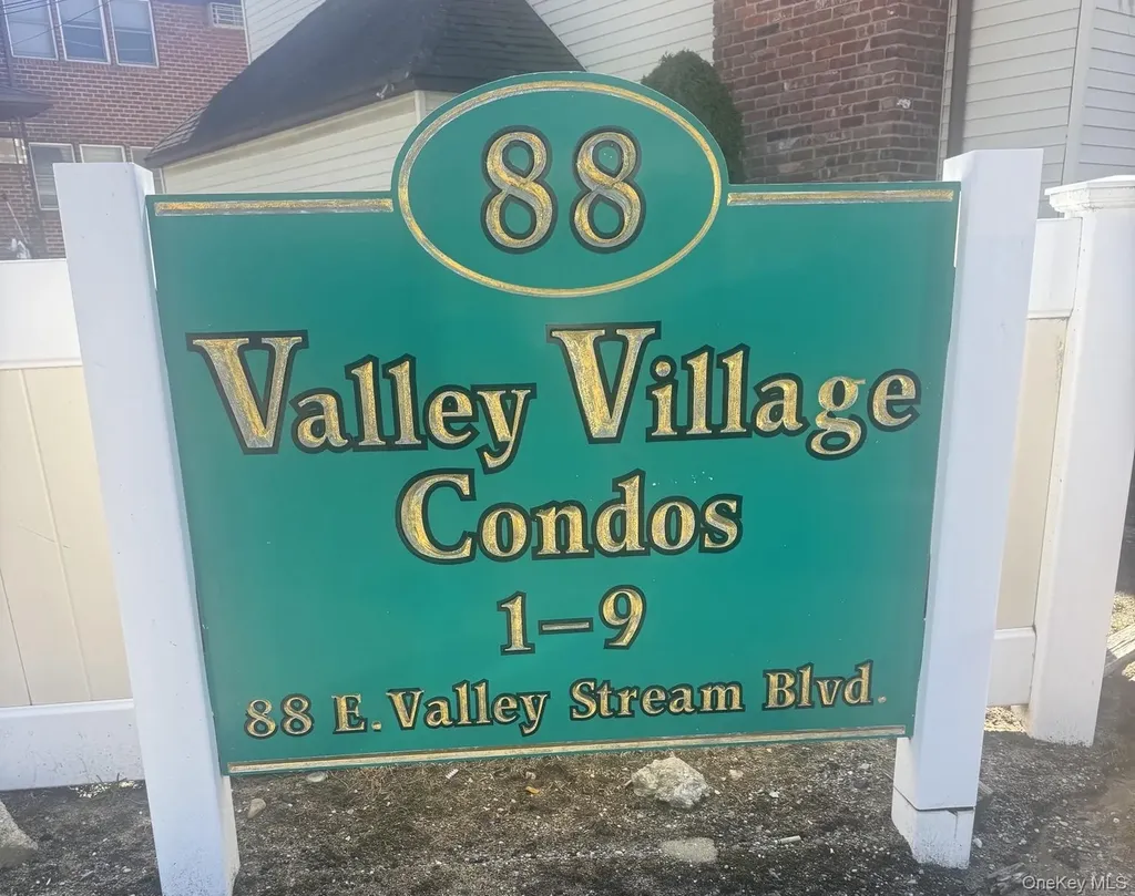 88 E Valley Stream Boulevard Valley Stream NY 11580