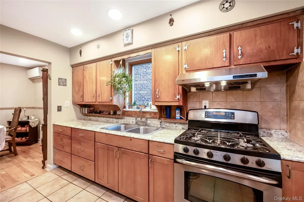 6717 Fresh Meadow Lane Fresh Meadows NY 11365