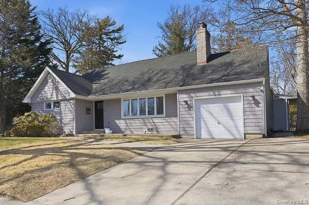 2171 Seneca Drive S Merrick NY 11566