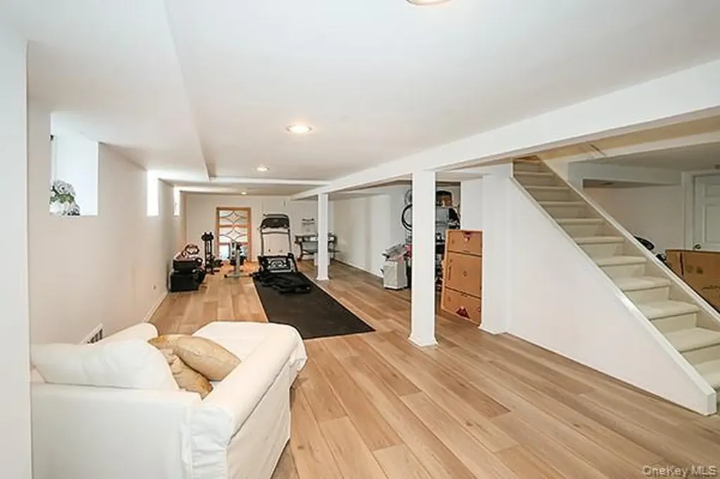 2171 Seneca Drive S Merrick NY 11566