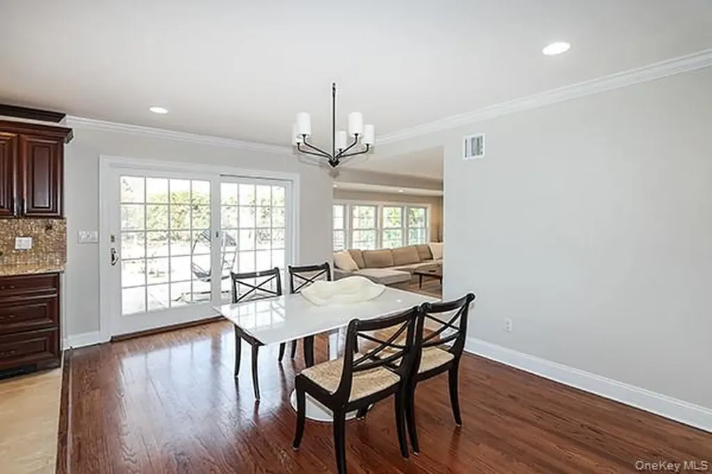 2171 Seneca Drive S Merrick NY 11566