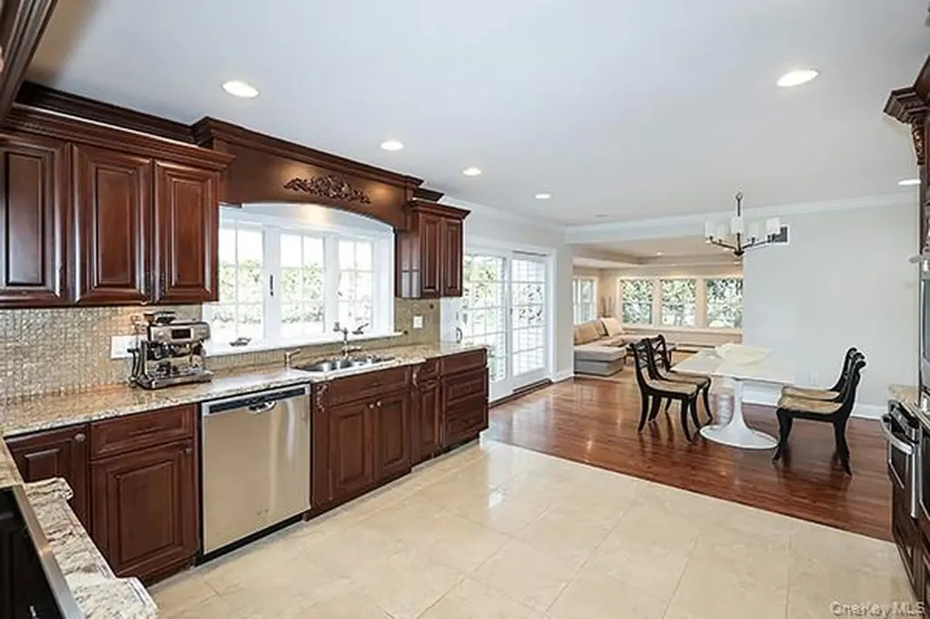 2171 Seneca Drive S Merrick NY 11566