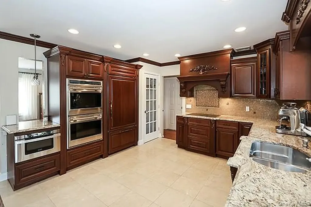 2171 Seneca Drive S Merrick NY 11566