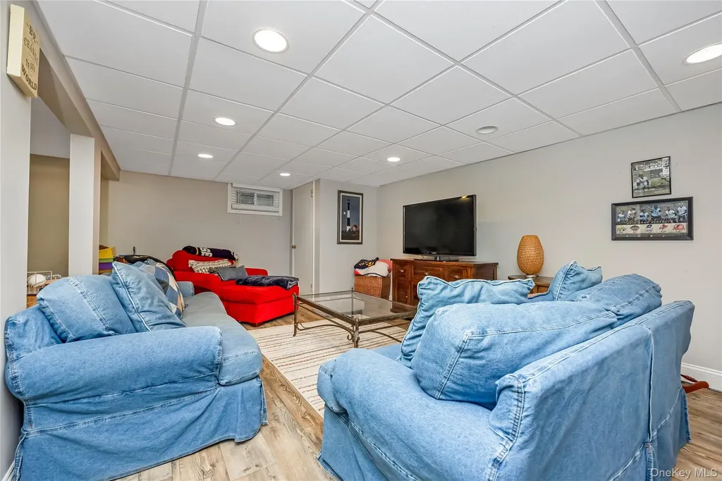28 Clipper Drive Northport NY 11768