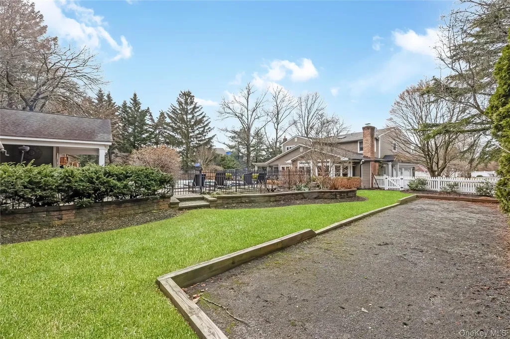 28 Clipper Drive Northport NY 11768