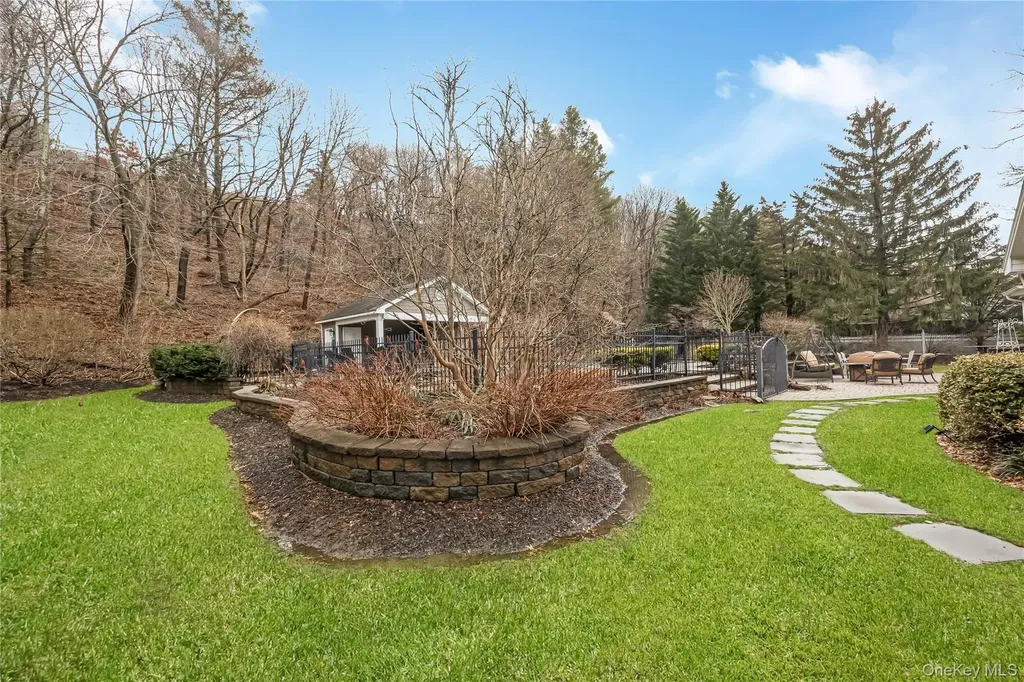 28 Clipper Drive Northport NY 11768