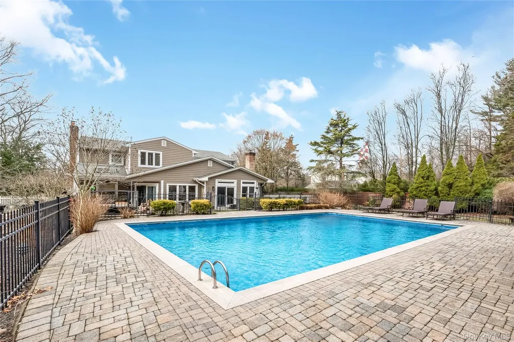 28 Clipper Drive Northport NY 11768