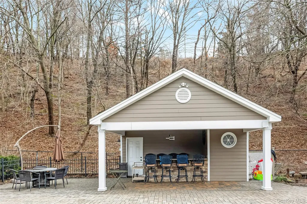 28 Clipper Drive Northport NY 11768