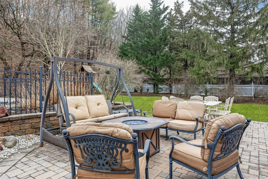 28 Clipper Drive Northport NY 11768